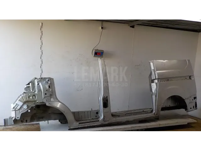 Порог со стойкой левый