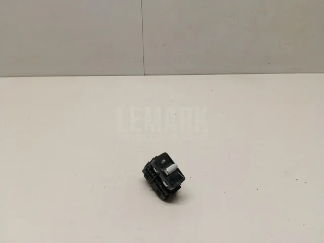 Кнопка стеклоподъемника