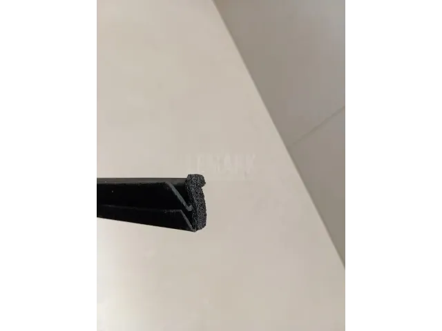 Уплотнитель стекла двери