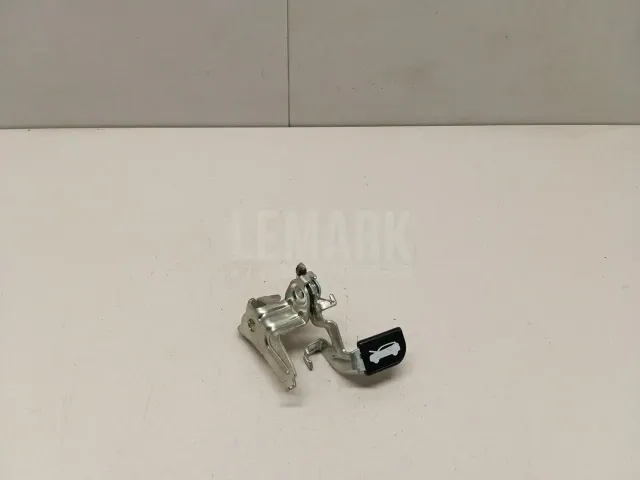 Ручка открывания капота