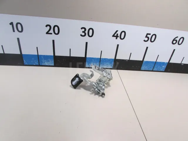 Ручка открывания капота