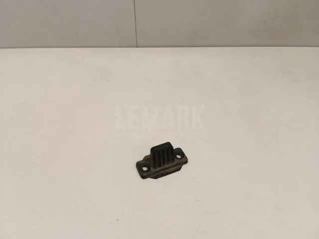 Отбойник крышки багажника для  Chevrolet Malibu 2016