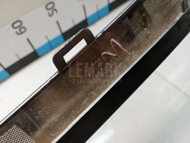 Накладка на решетку радиатора для  Geely Coolray (SX11) 2018