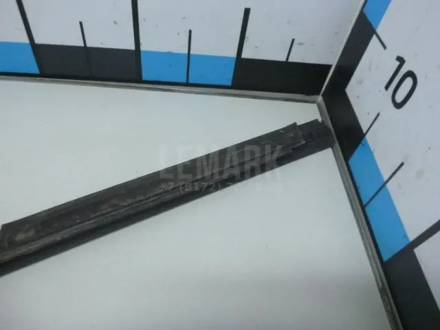 Накладка стекла заднего правого для  Ford B-MAX 2012-2018