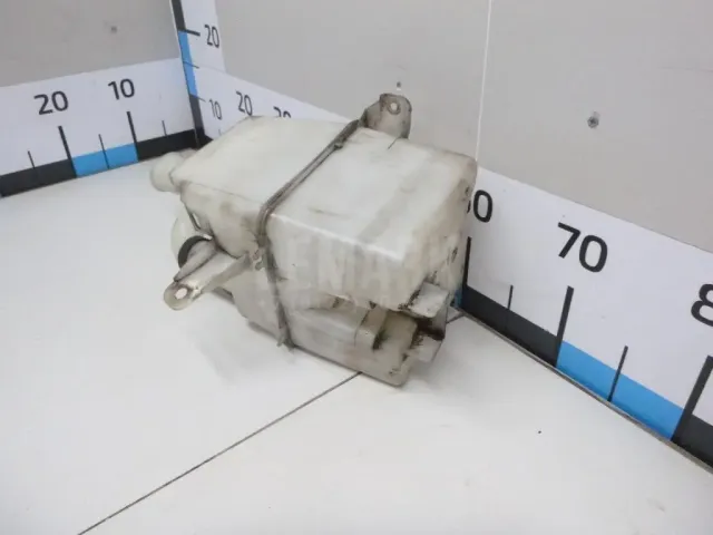 Бачок омывателя лобового стекла