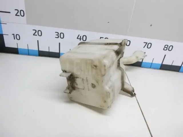 Бачок омывателя лобового стекла