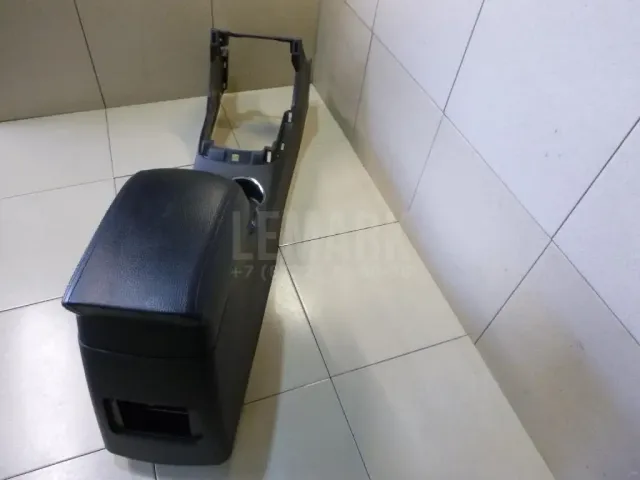 Подлокотник