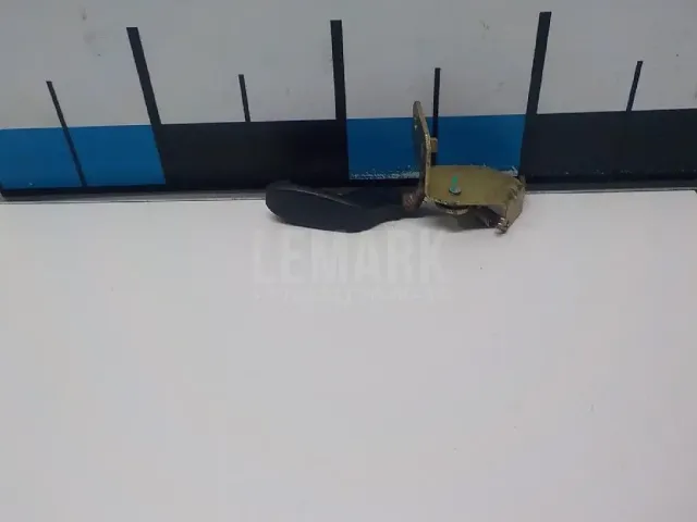 Ручка открывания лючка бензобака