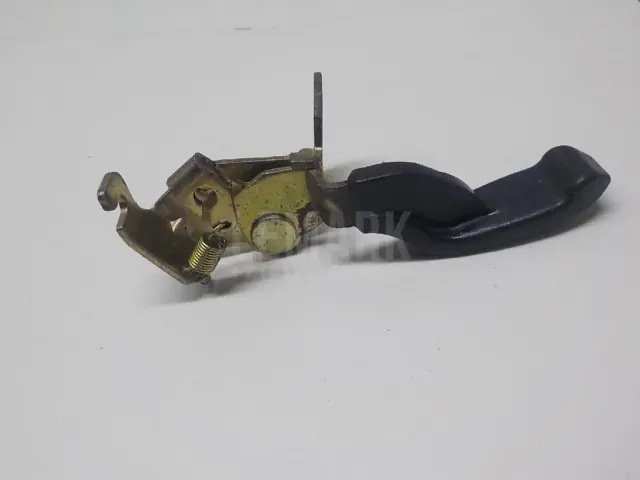Ручка открывания лючка бензобака