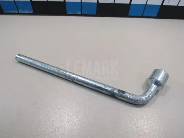 Ключ баллонный