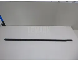Накладка стекла переднего левого