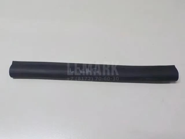 Уплотнитель капота