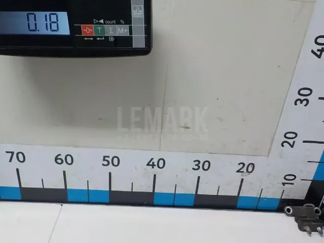 Петля двери багажника
