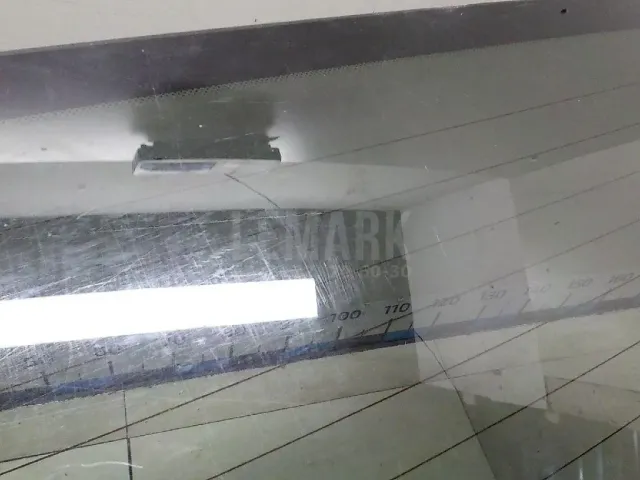 Стекло заднее