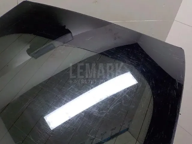 Стекло заднее