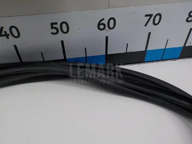 Уплотнитель двери