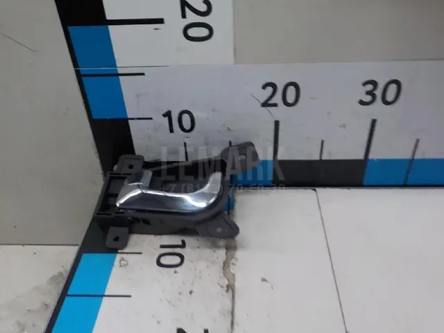Ручка двери внутренняя левая