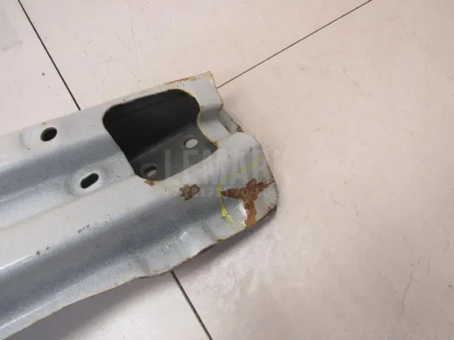 Усилитель заднего бампера