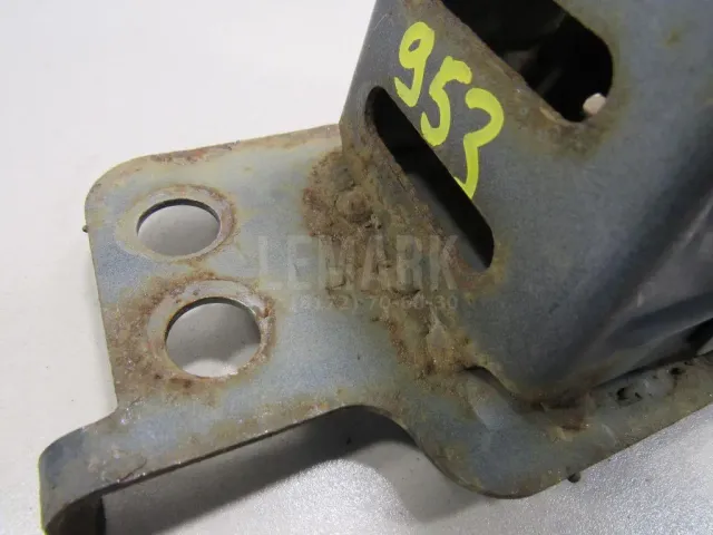 Кронштейн усилителя переднего бампера правый для  Fiat Panda 1980-1992