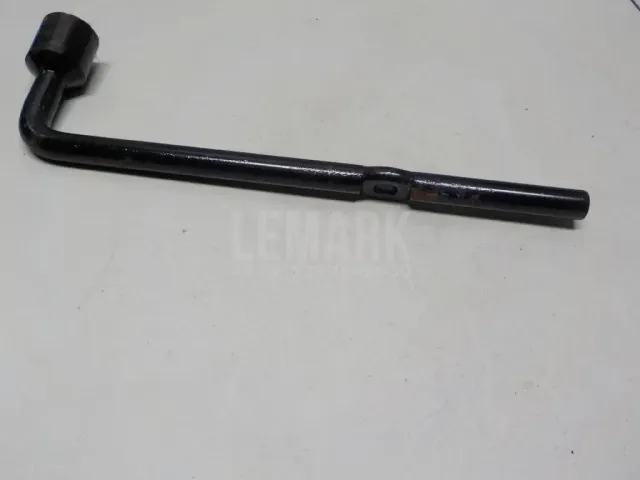 Ключ баллонный