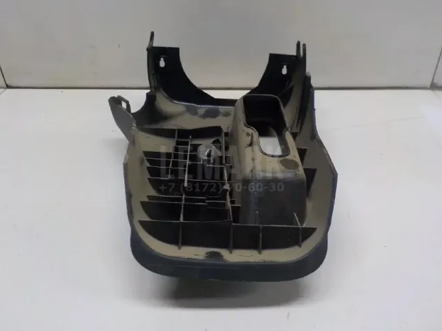 Кожух рулевой колонки нижний