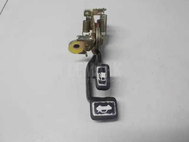 Ручка открывания лючка бензобака