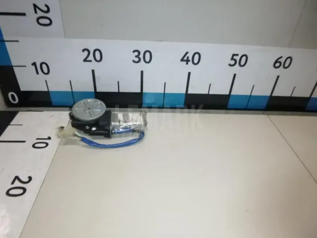 Стеклоподъемник электр. задний правый