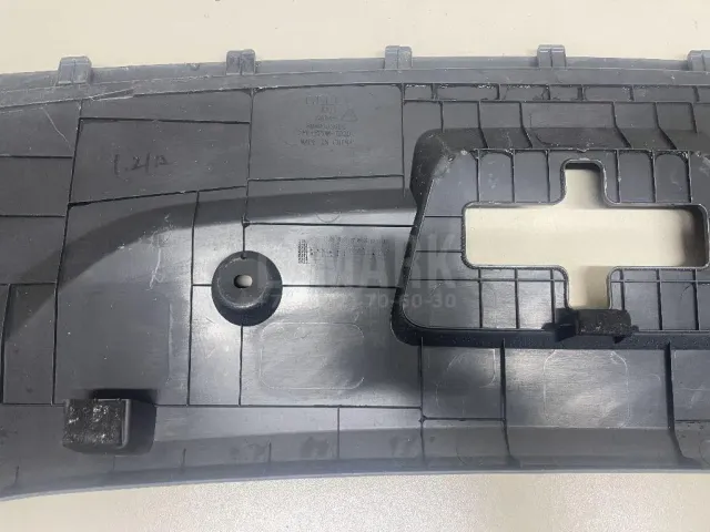 Кожух замка капота для  Chevrolet Tahoe II 2000-2006
