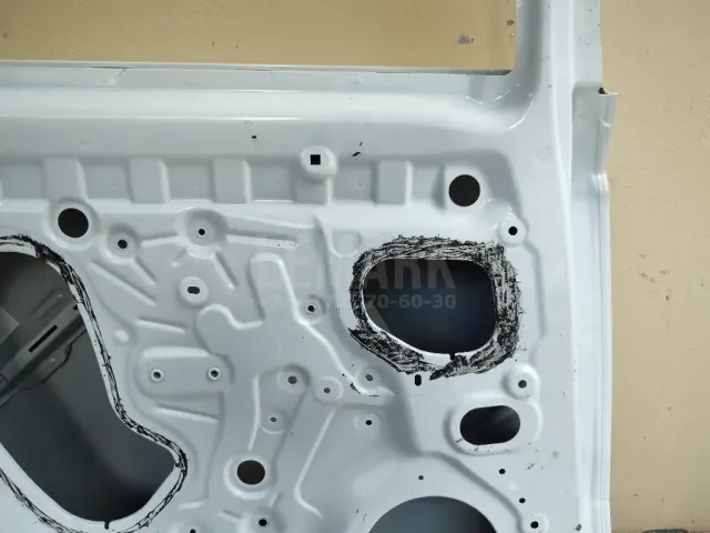 Дверь задняя левая