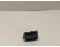 Кнопка открывания багажника