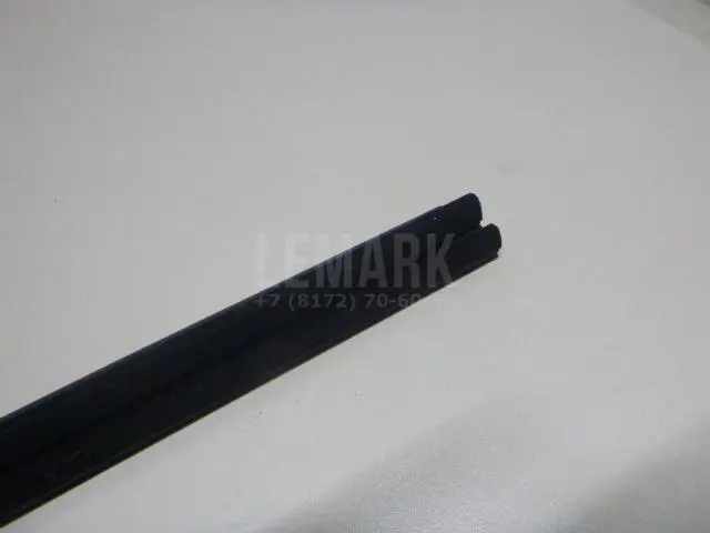 Накладка стекла переднего правого для  Chevrolet Spark 2005-2010