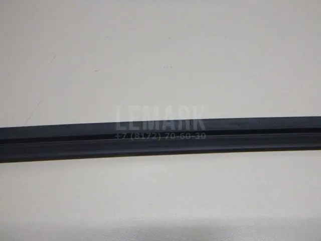 Накладка стекла переднего правого для  Chevrolet Spark 2005-2010
