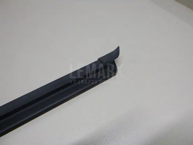 Накладка стекла переднего правого для  Chevrolet Spark 2005-2010