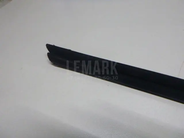Накладка стекла переднего правого для  Chevrolet Spark 2005-2010