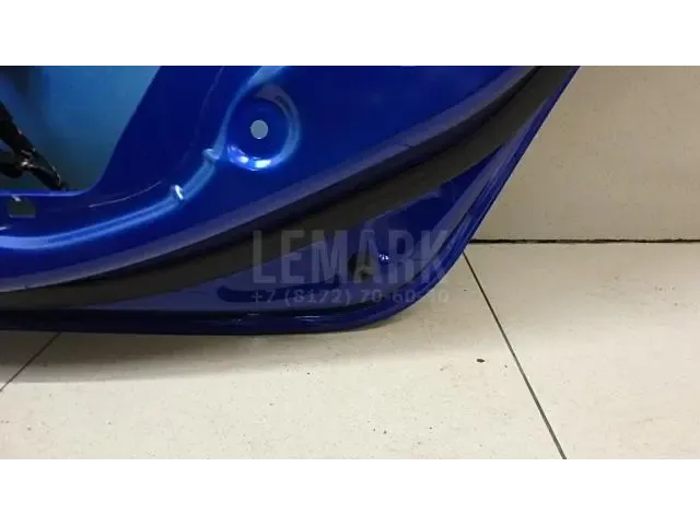 Дверь задняя правая