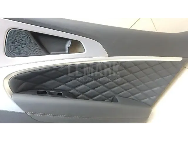 Обшивка двери задней правой для  Citroen C6 2006-2012