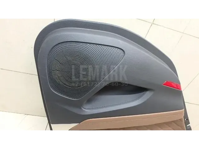 Обшивка двери задней левой