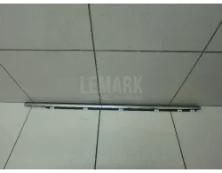Накладка стекла переднего правого