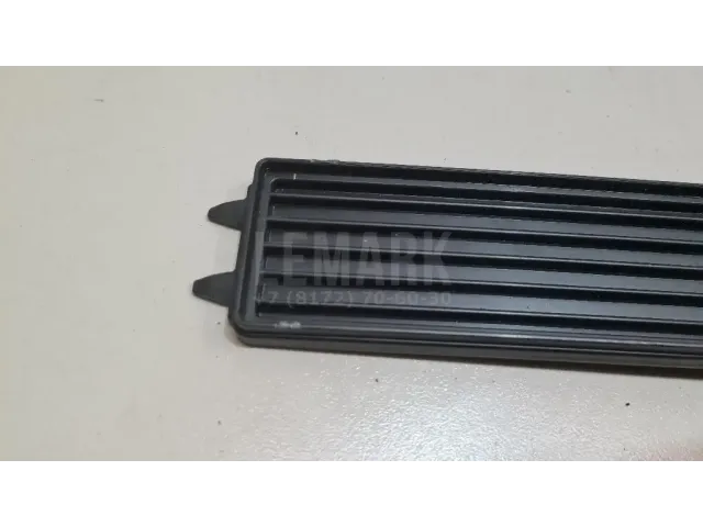 Крышка салонного фильтра