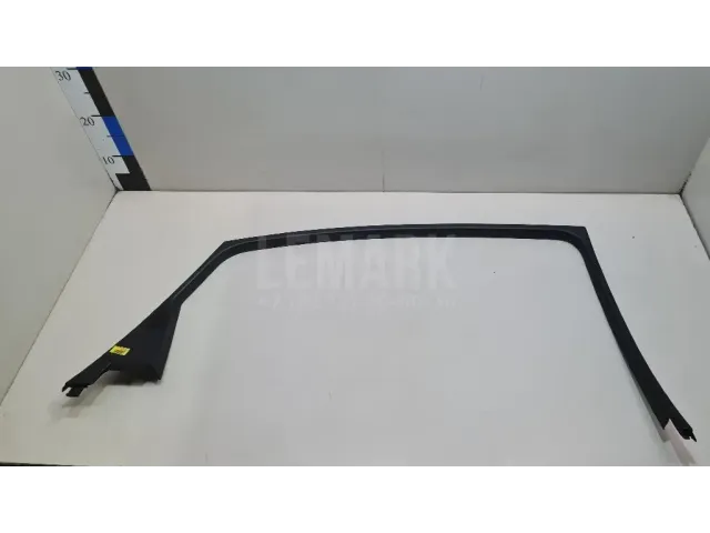 Накладка двери задней левой для  Chevrolet Tahoe V 2020