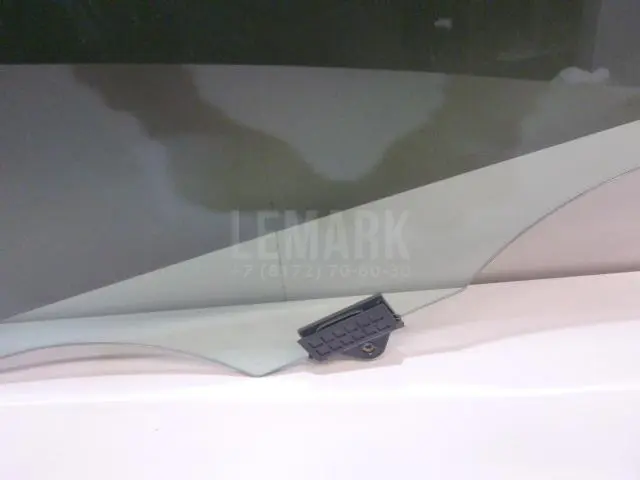 Стекло двери задней левой