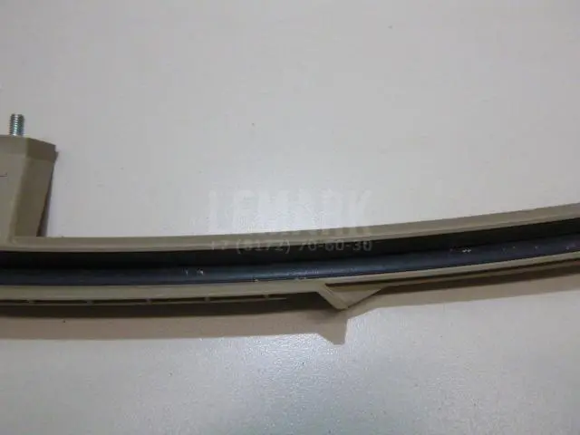 Направляющая стекла двери для  Chrysler 300M 1998-2004