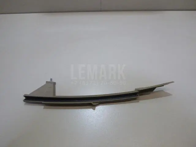 Направляющая стекла двери для  Chrysler 300M 1998-2004