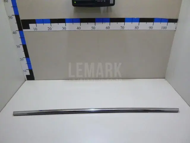 Накладка стекла заднего правого