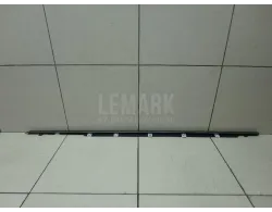 Накладка стекла переднего левого