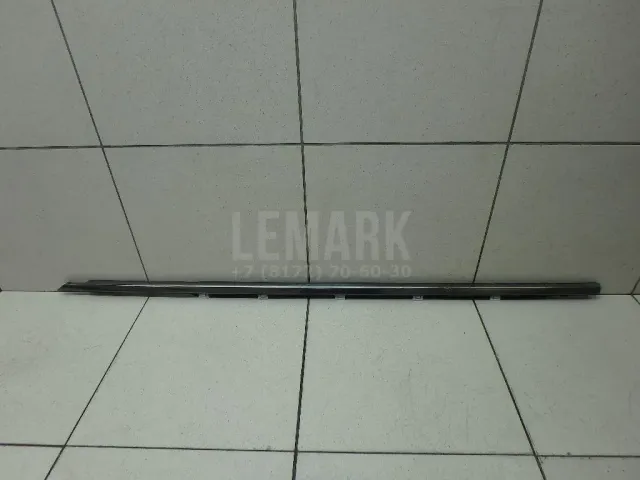 Накладка стекла переднего левого