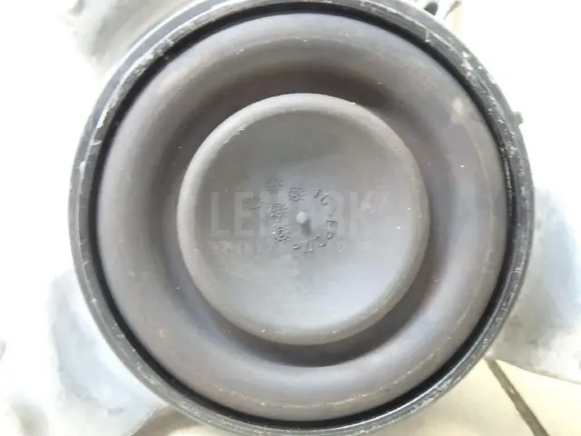 Опора двигателя правая для  Ford Escape EUR 2007-2009