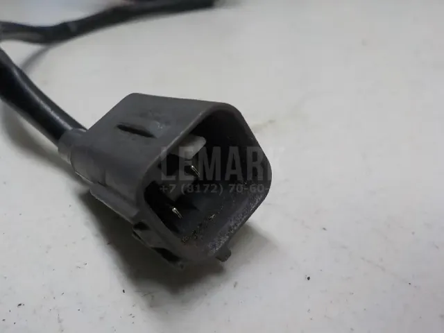 Фонарь задний в бампер левый для  Ford C-MAX 2003-2010