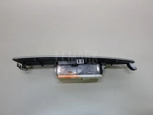 Кнопка стеклоподъемника для  BMW X3 G01/F97 2017-2024