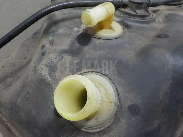 Бак топливный